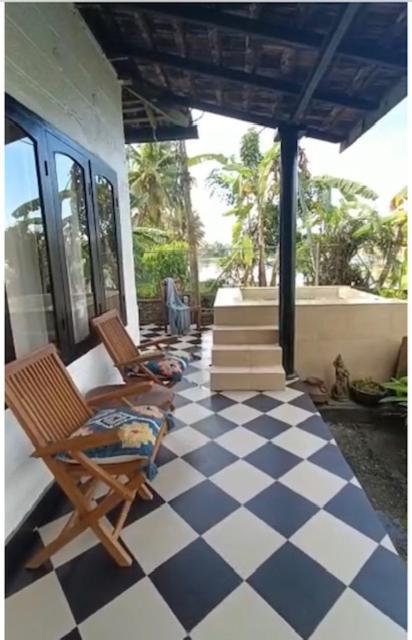 Bed and Breakfast Sunsets And Palm Trees Alappuzha Экстерьер фото